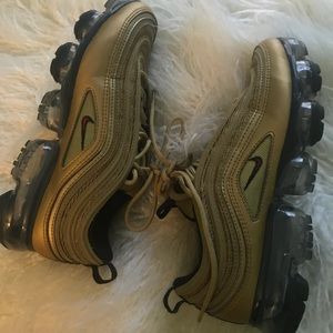 Nike Vapormax Gold